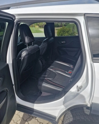 Jeep Cherokee cena 96000 przebieg: 72000, rok produkcji 2019 z Katowice małe 352